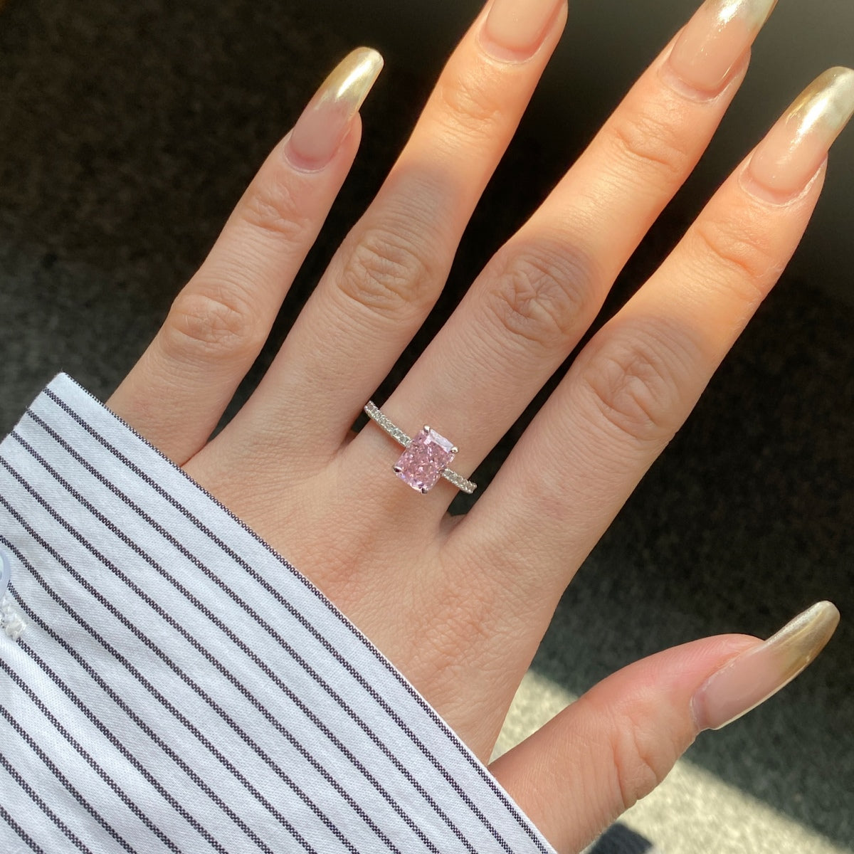 [Vivid Aurora]2.0 Carat Dazzling Sparkling Radiant Cut Party Ring